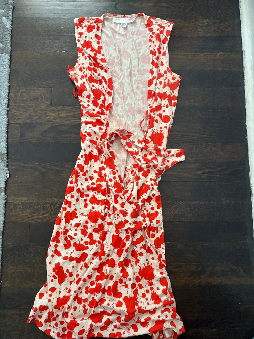 DVF vintage orange  and White Printed Wrap Dress